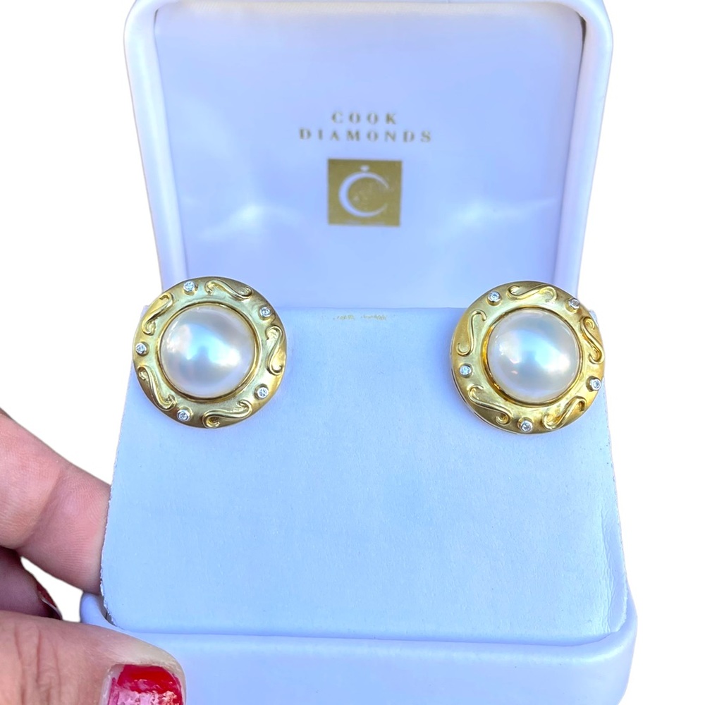 Vintage Authentic MABE White Pearl Earrings 18kt (750) gold and diamonds 💎 - Picture 5 of 16